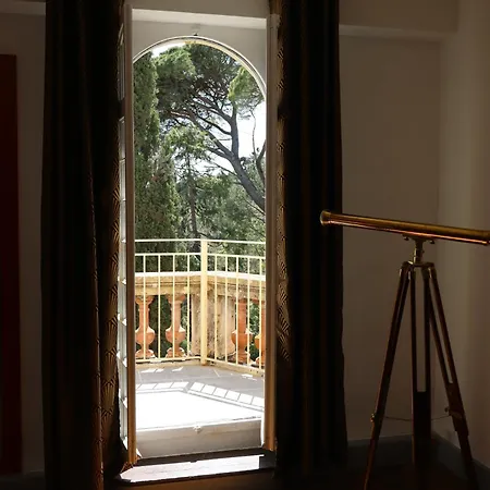 Château De Taradel Hotel *